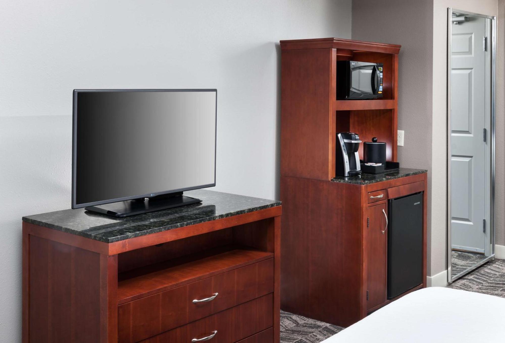 King Room,1551976864:JPEG