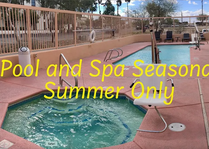 Hotel near College: Baymont By Wyndham Tucson Airport