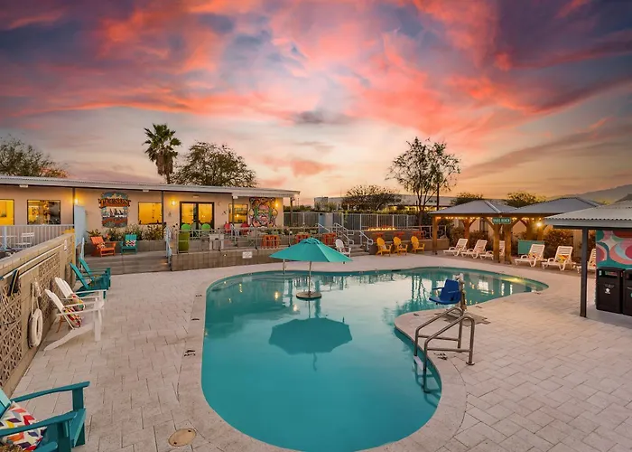 Ping pong hotels Mccoy Tucson - Art, Coffee, Beer, Wine, Pool